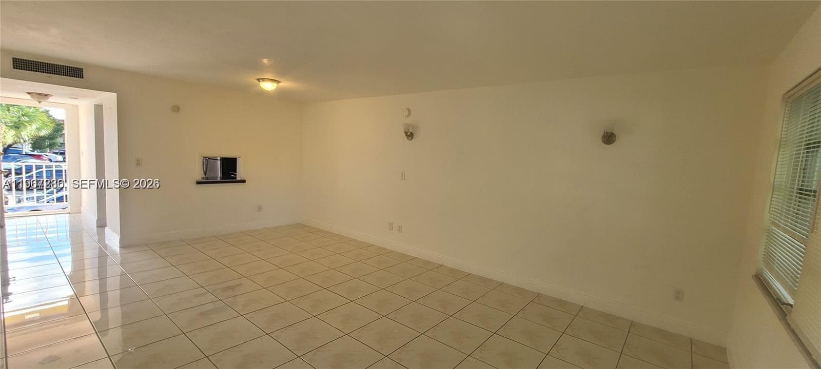 1540 NE 191st St # 207, Miami FL 33179 — 4