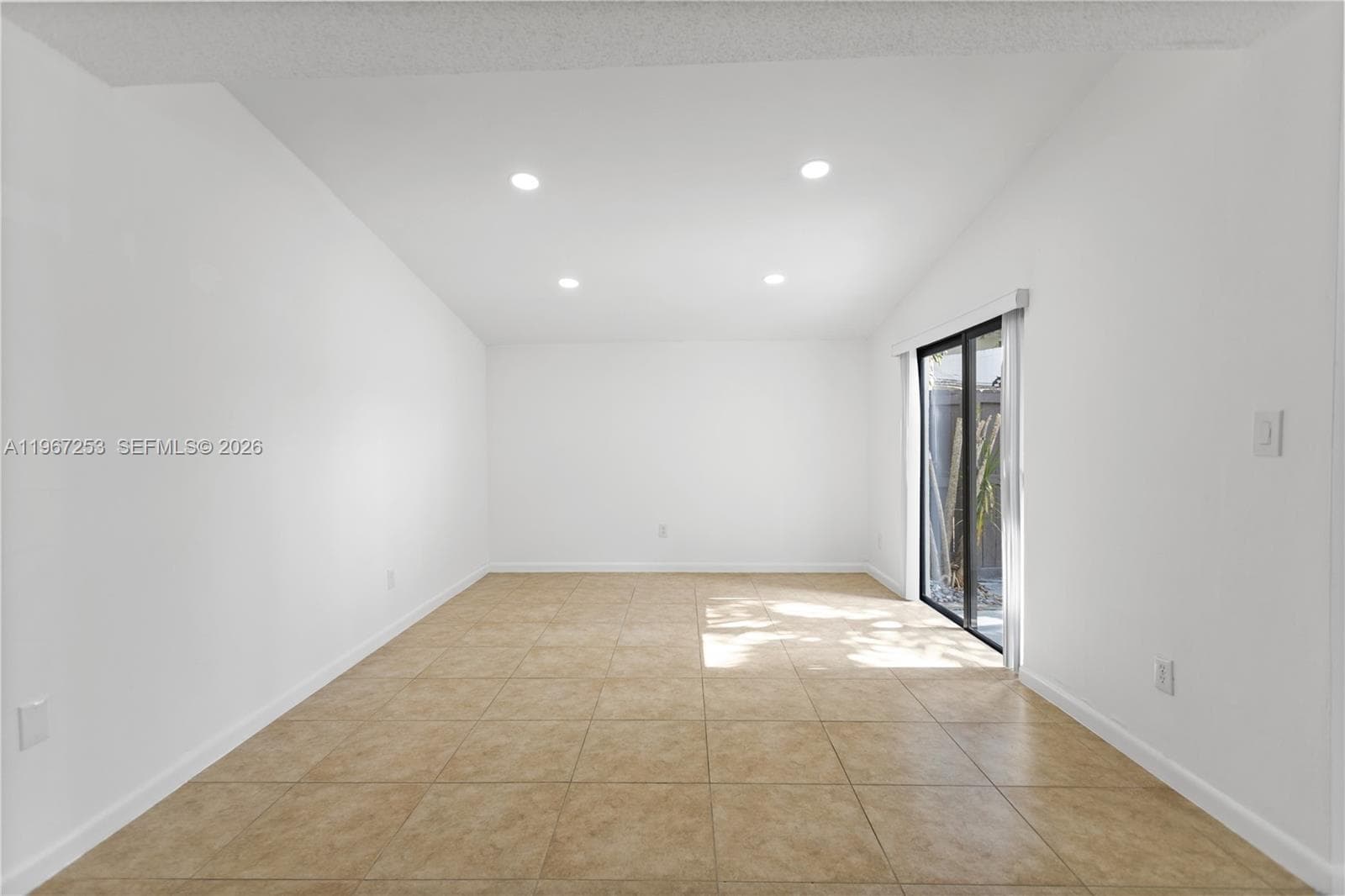 6502 SW 114th Ave, Miami FL 33173 — 27