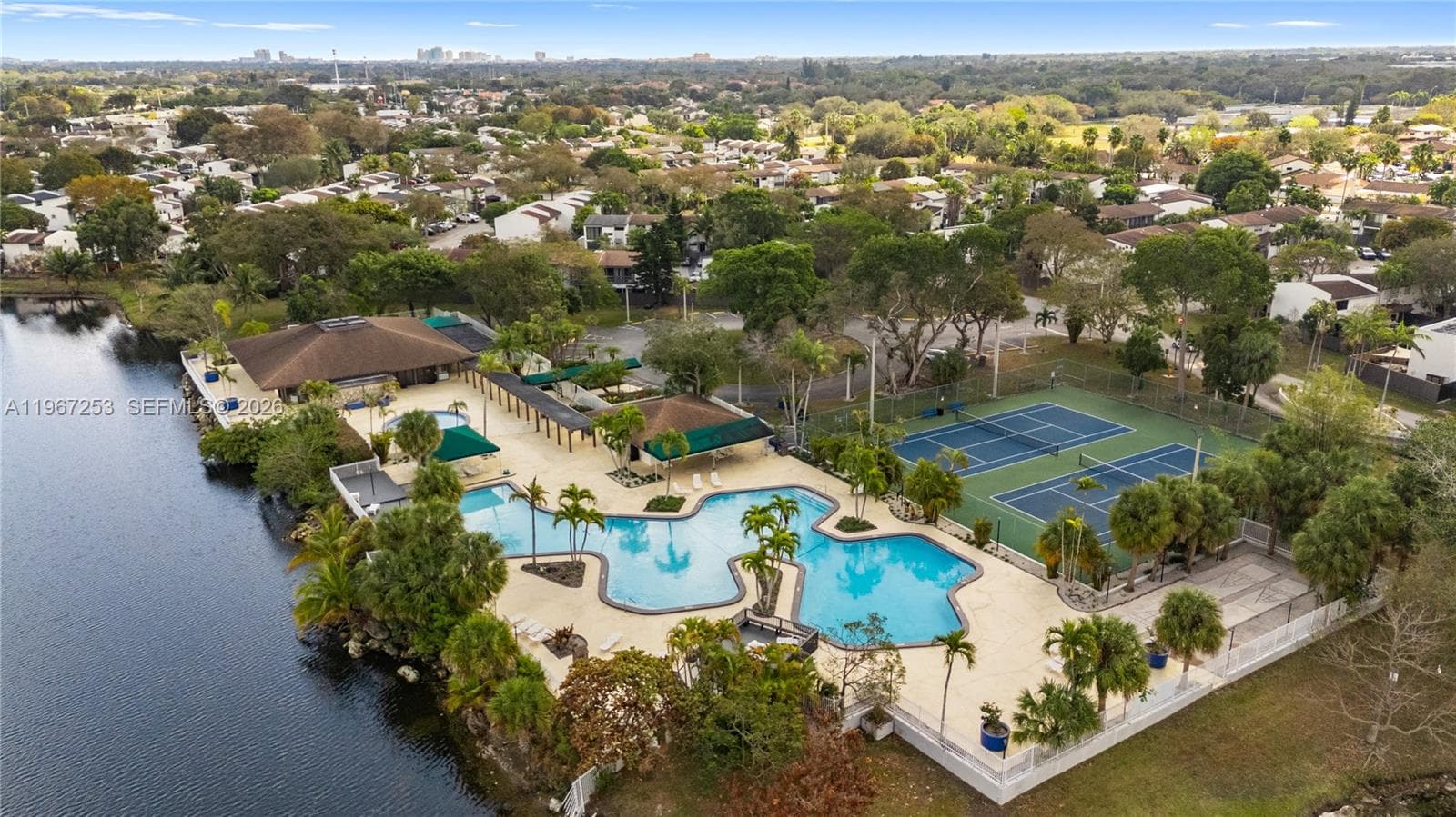 6502 SW 114th Ave, Miami FL 33173 — 61