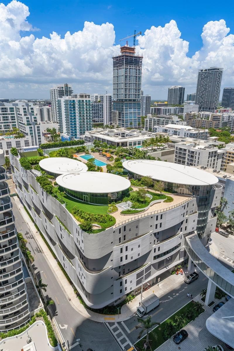 700 NE 24th ST # 1806, Miami FL 33137 — 41