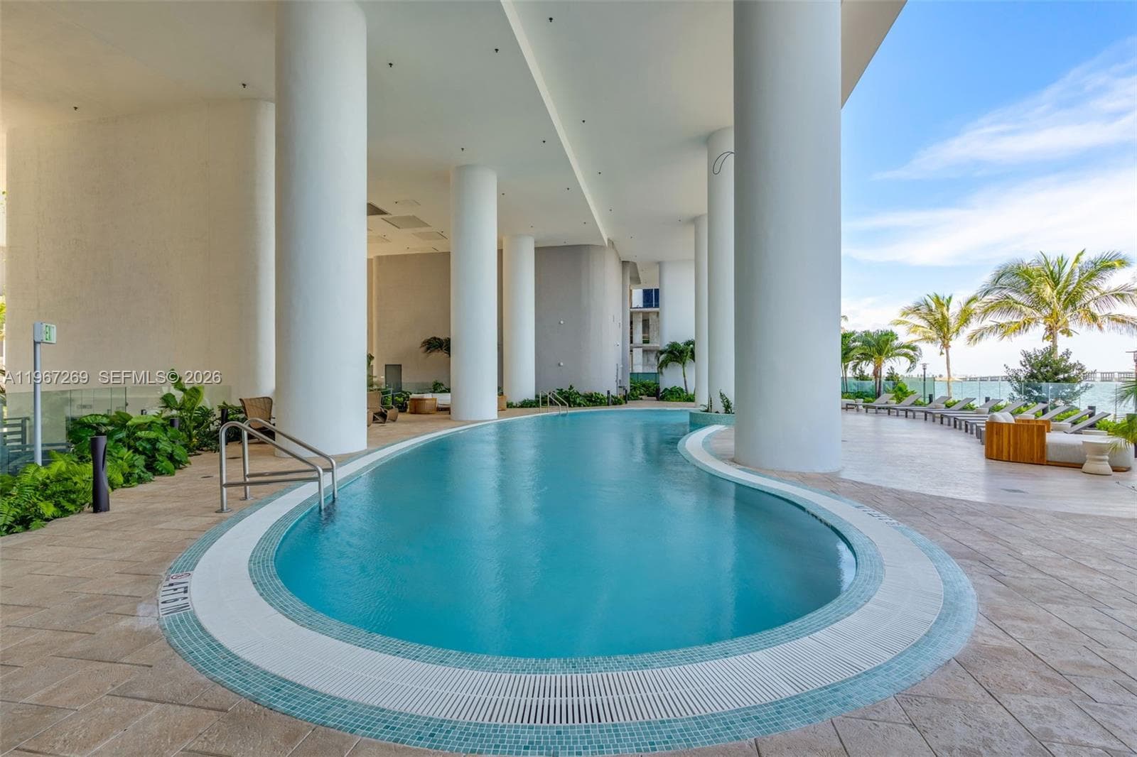 700 NE 24th ST # 1806, Miami FL 33137 — 51