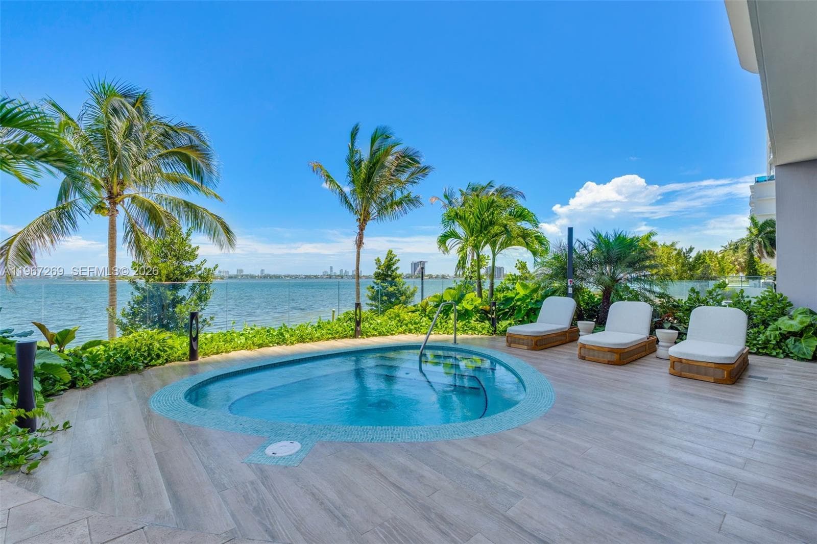 700 NE 24th ST # 1806, Miami FL 33137 — 50