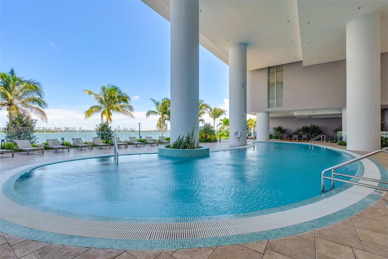 700 NE 24th ST # 1806, Miami FL 33137 — 48