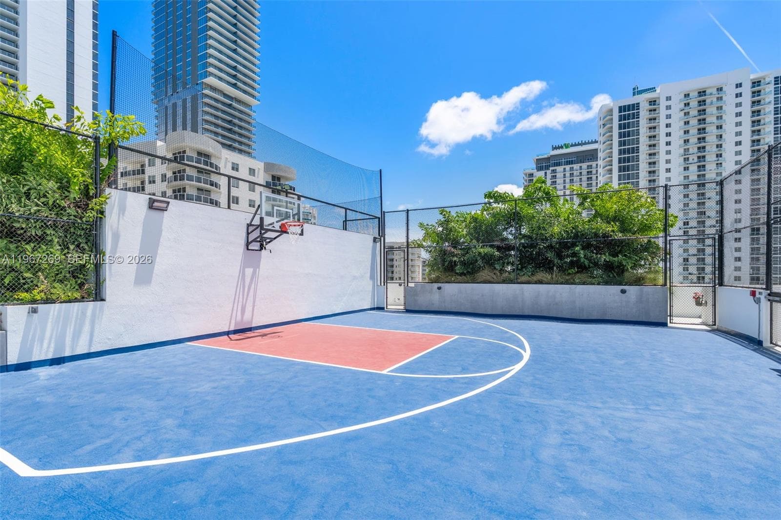 700 NE 24th ST # 1806, Miami FL 33137 — 68