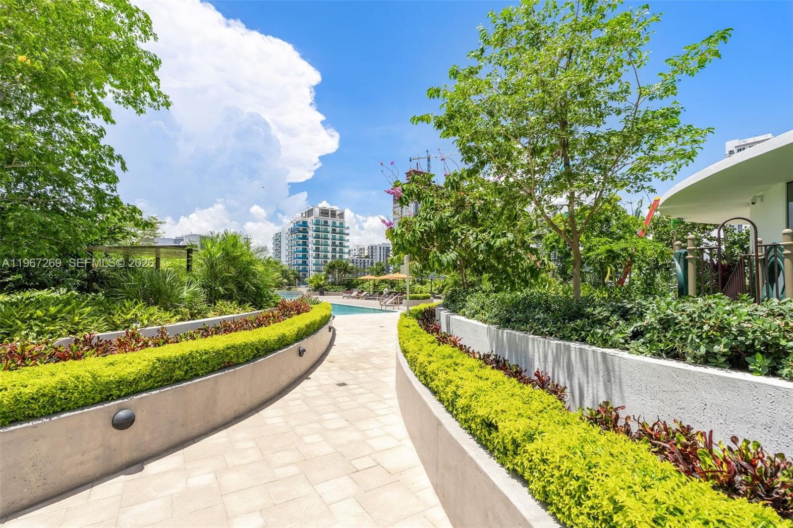 700 NE 24th ST # 1806, Miami FL 33137 — 60