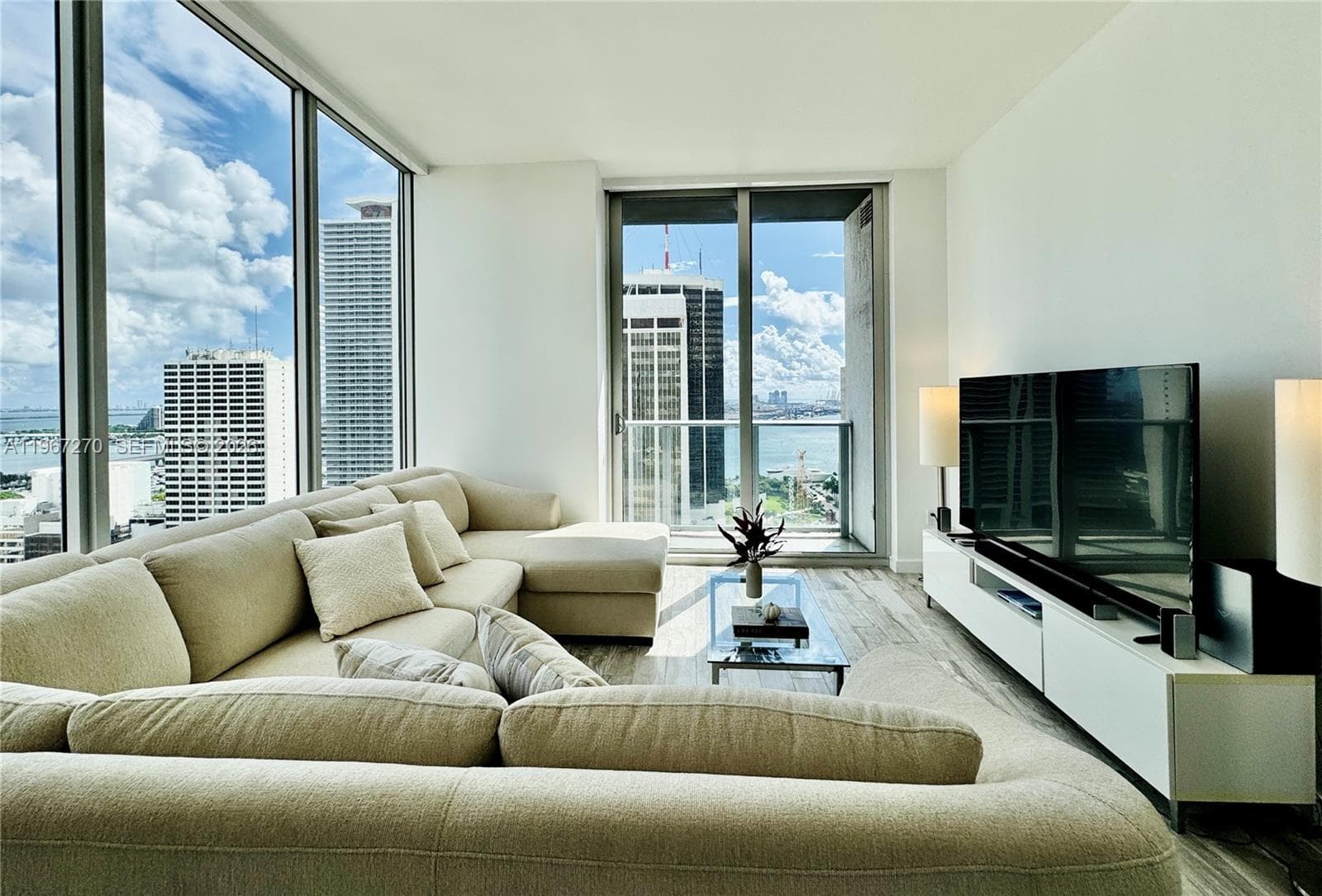 Centro Condo, Miami, FL — 2