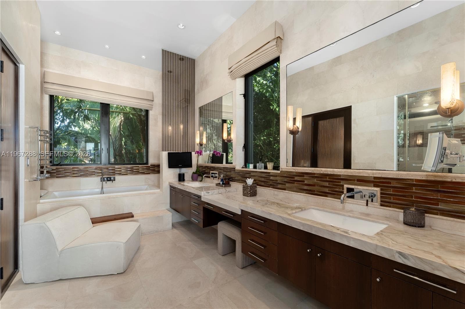 34 W DILIDO DR, Miami Beach FL 33139 — 40