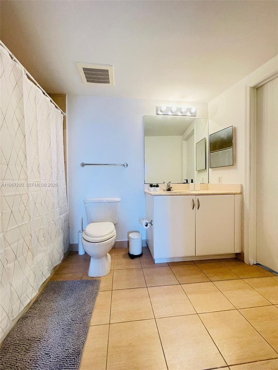 1750 N Bayshore Dr # 2710, Miami FL 33132 — 17