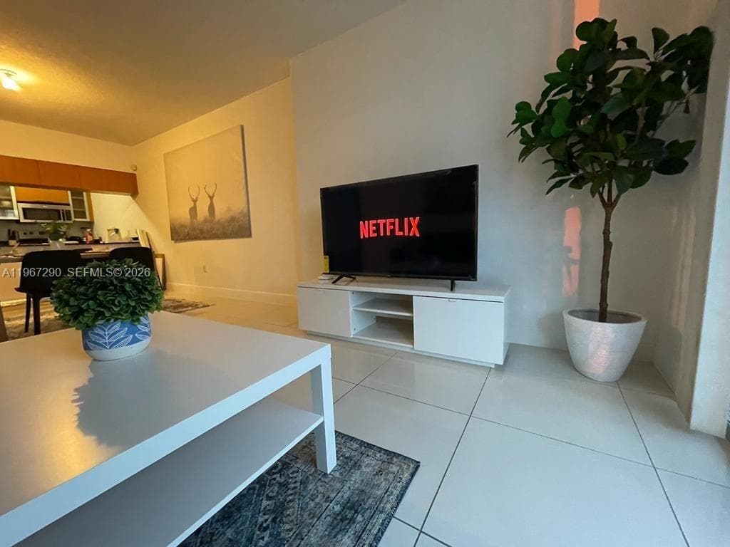 1750 N Bayshore Dr # 2710, Miami FL 33132 — 12