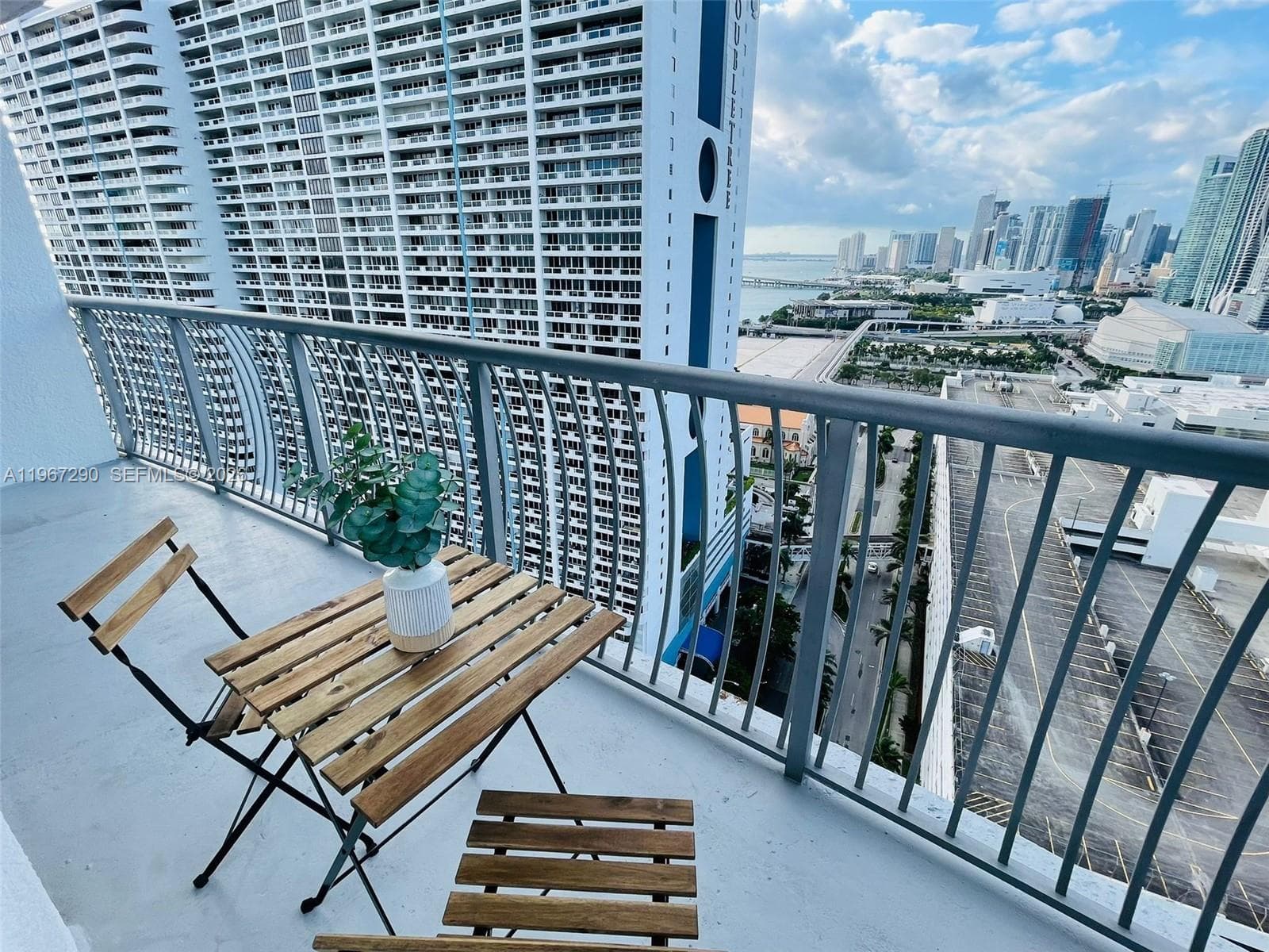 1750 N Bayshore Dr # 2710, Miami FL 33132 — 3