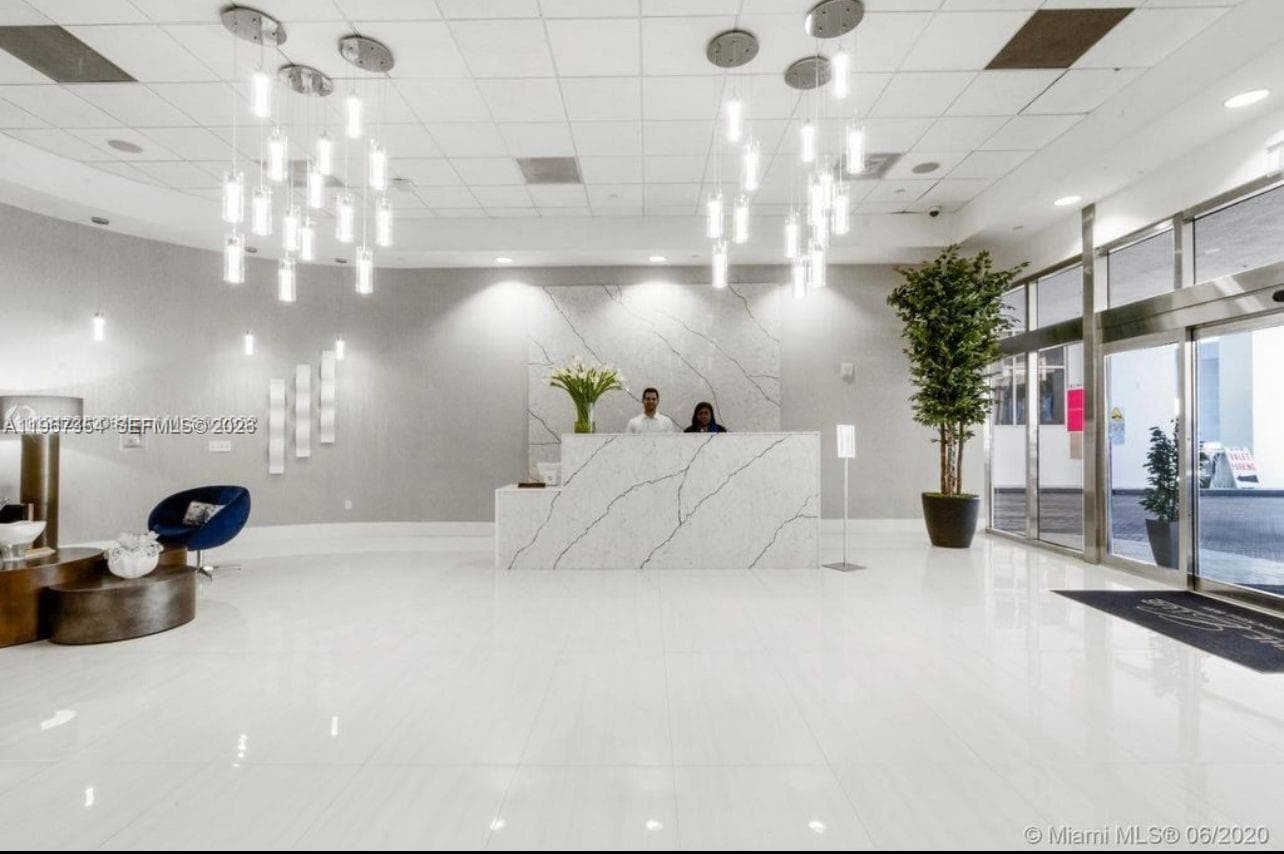 1200 Brickell Bay Dr # 4217, Miami FL 33131 — 17
