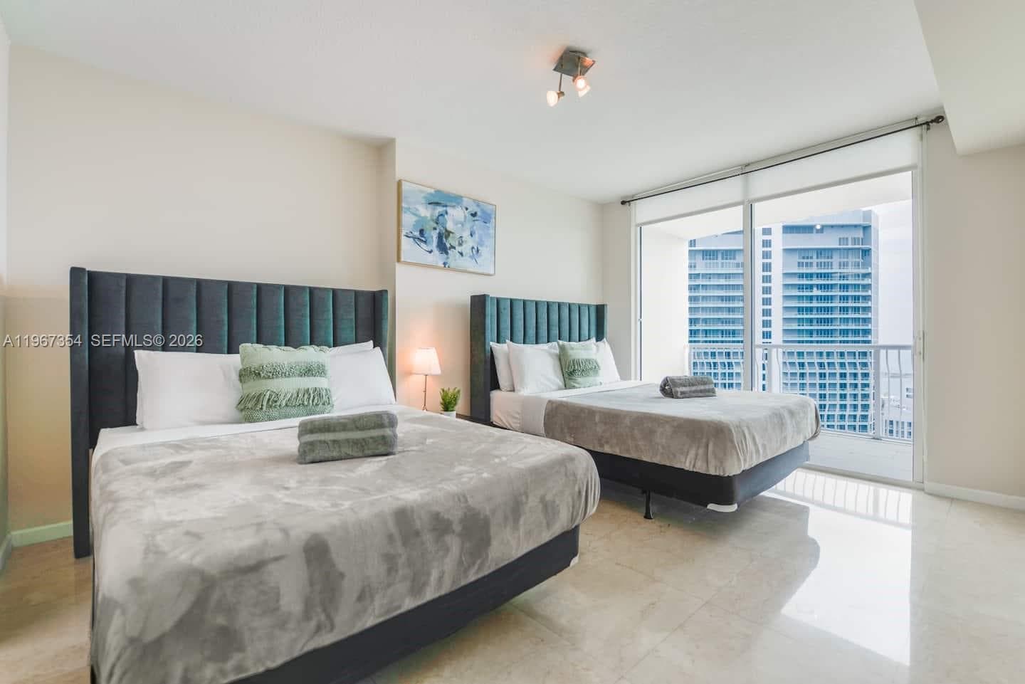 1200 Brickell Bay Dr # 4217, Miami FL 33131 — 12