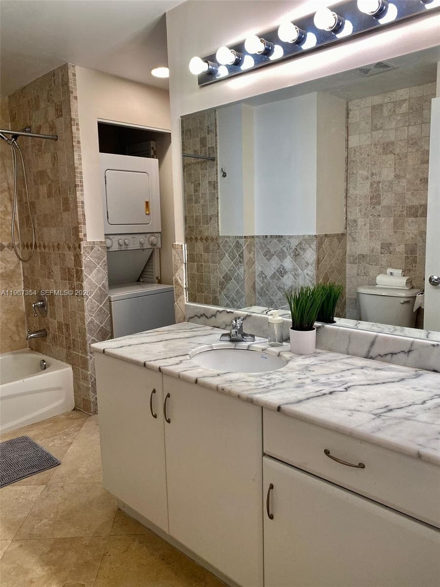 1200 Brickell Bay Dr # 4217, Miami FL 33131 — 14
