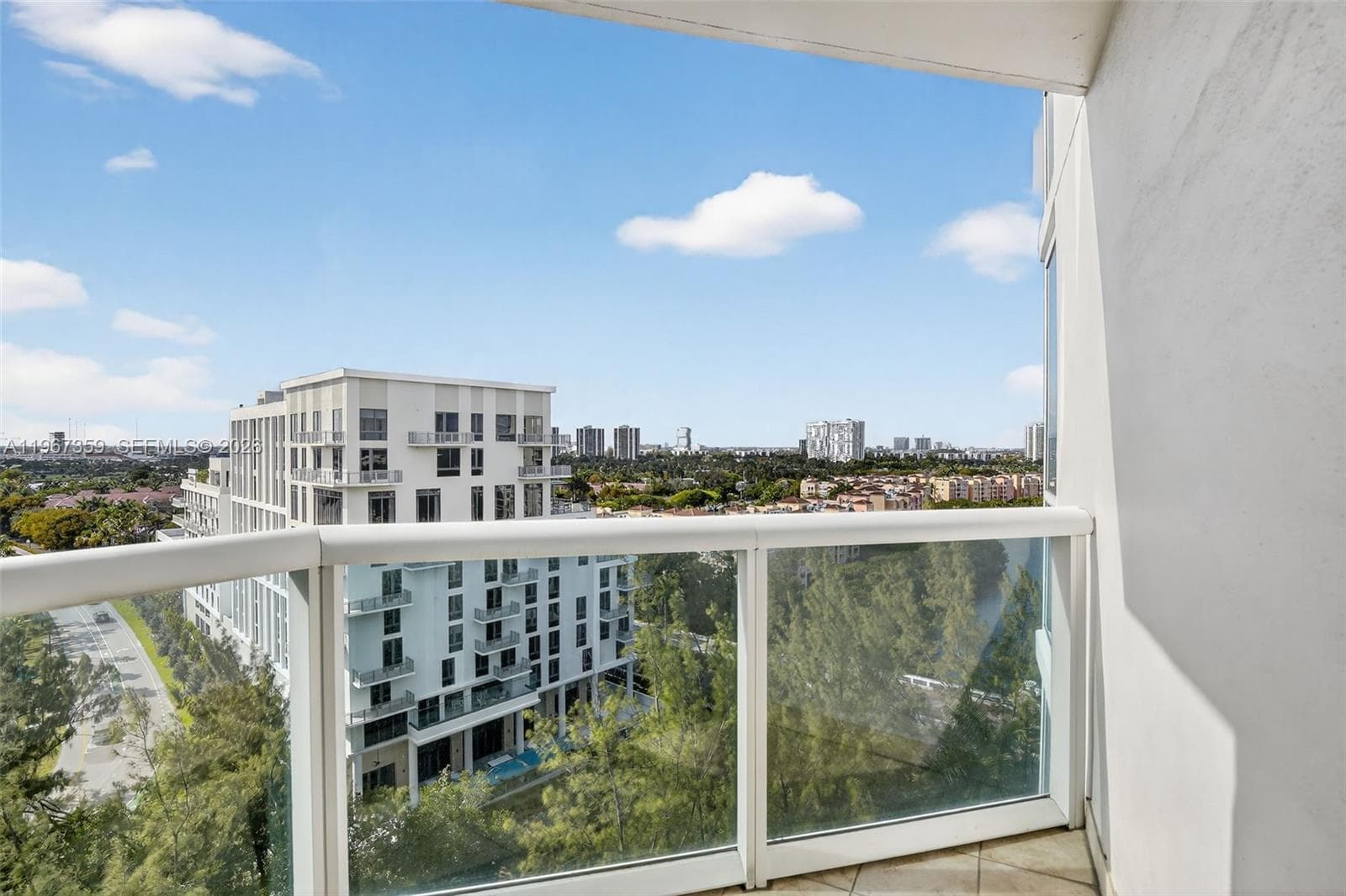 19400 Turnberry Way # 1012, Aventura FL 33180 — 33