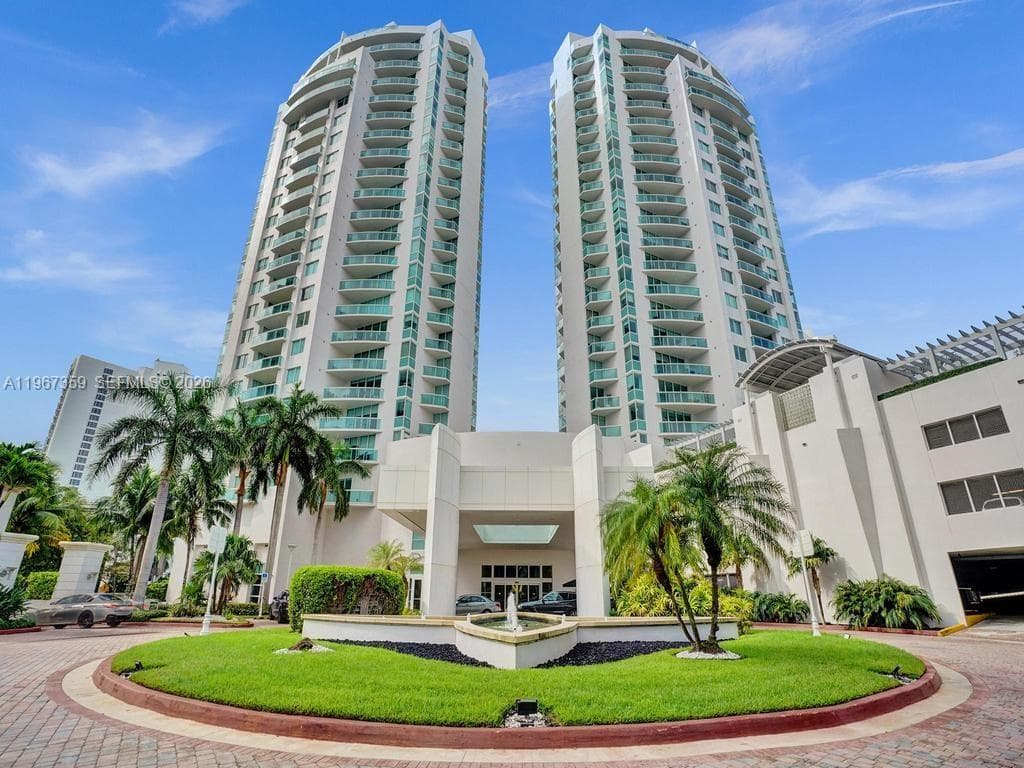 19400 Turnberry Way # 1012, Aventura FL 33180 — 39