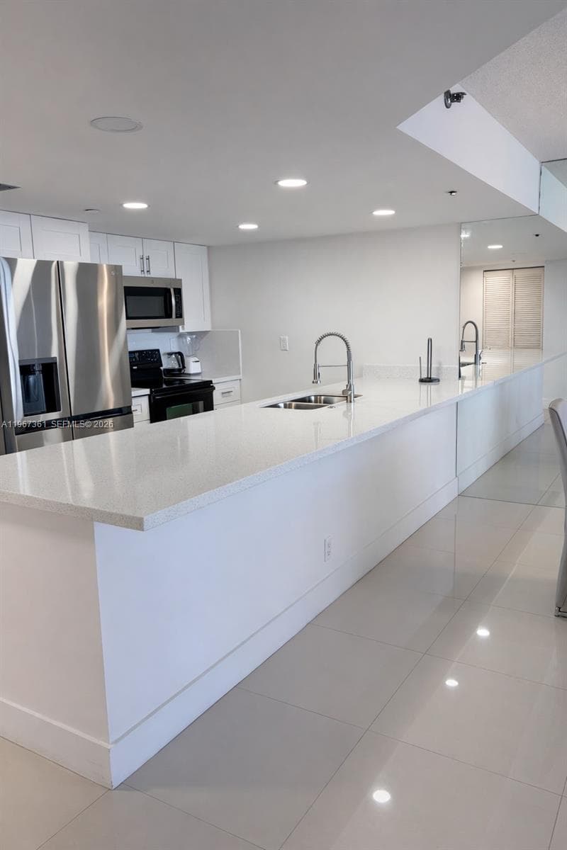 1717 N Bayshore Dr # 1132, Miami FL 33132 — 3