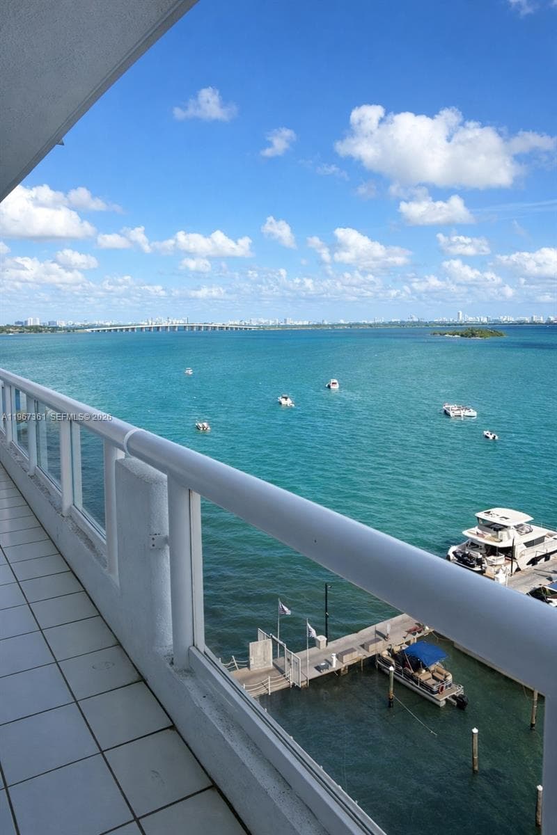 1717 N Bayshore Dr # 1132, Miami FL 33132 — 1