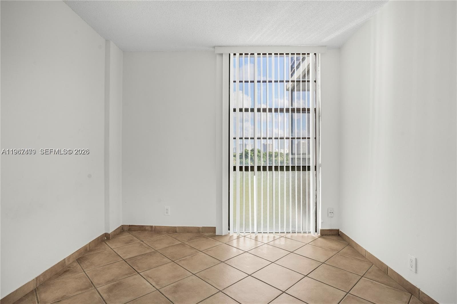 20500 W Country Club Dr # 607, Aventura FL 33180 — 19