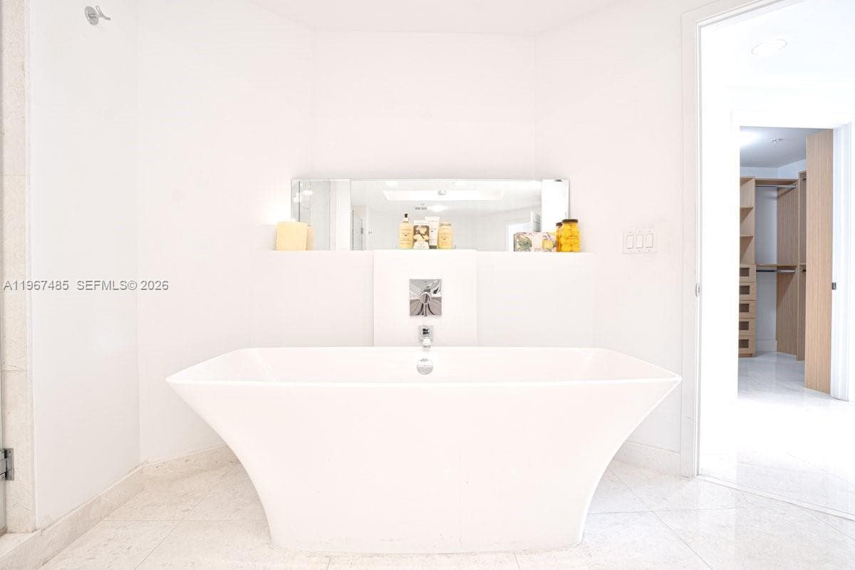 17301 Biscayne Blvd # 305, North Miami Beach FL 33160 — 27