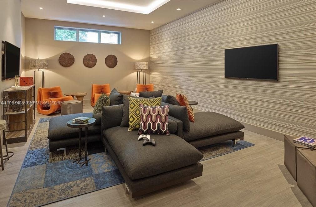 17301 Biscayne Blvd # 305, North Miami Beach FL 33160 — 43