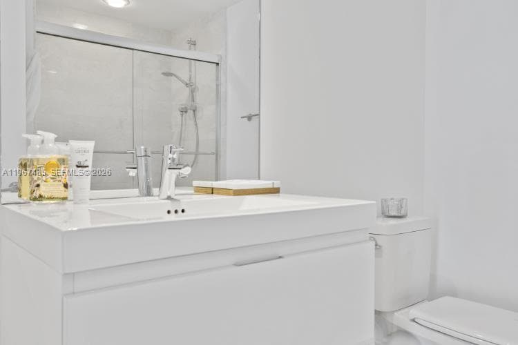 17301 Biscayne Blvd # 305, North Miami Beach FL 33160 — 32