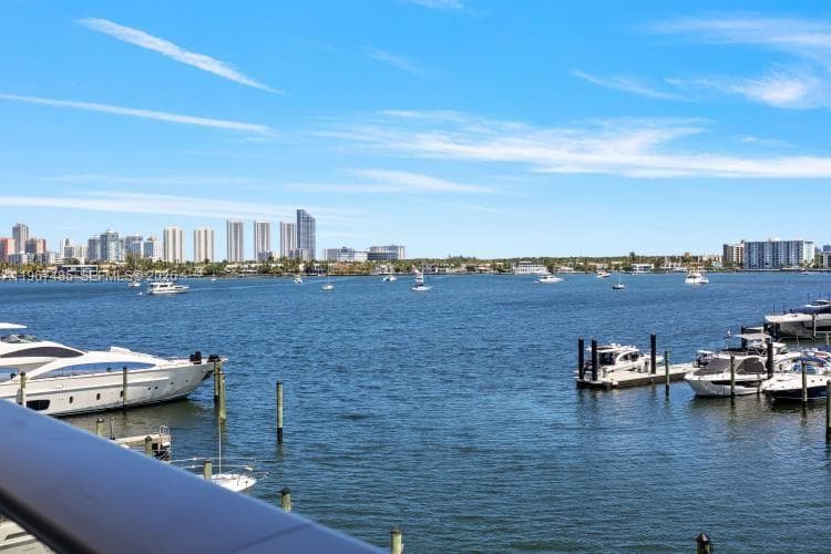 17301 Biscayne Blvd # 305, North Miami Beach FL 33160 — 1