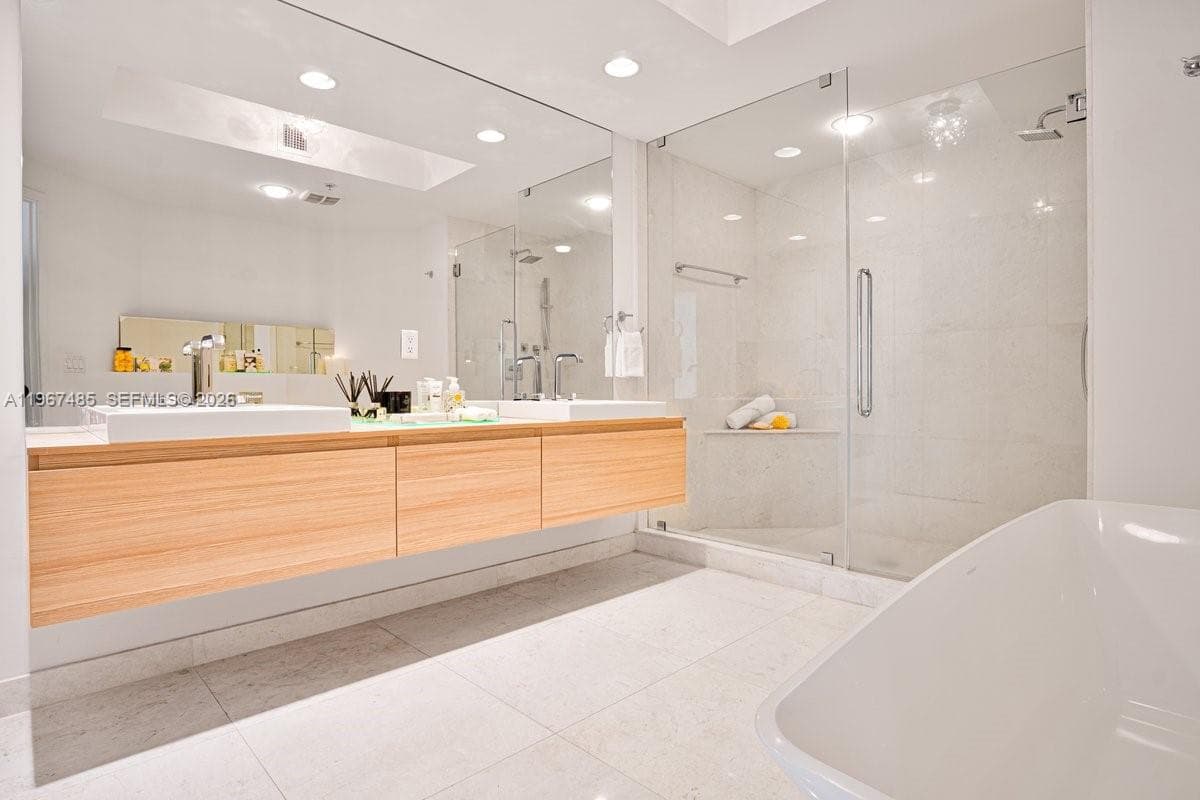 17301 Biscayne Blvd # 305, North Miami Beach FL 33160 — 24