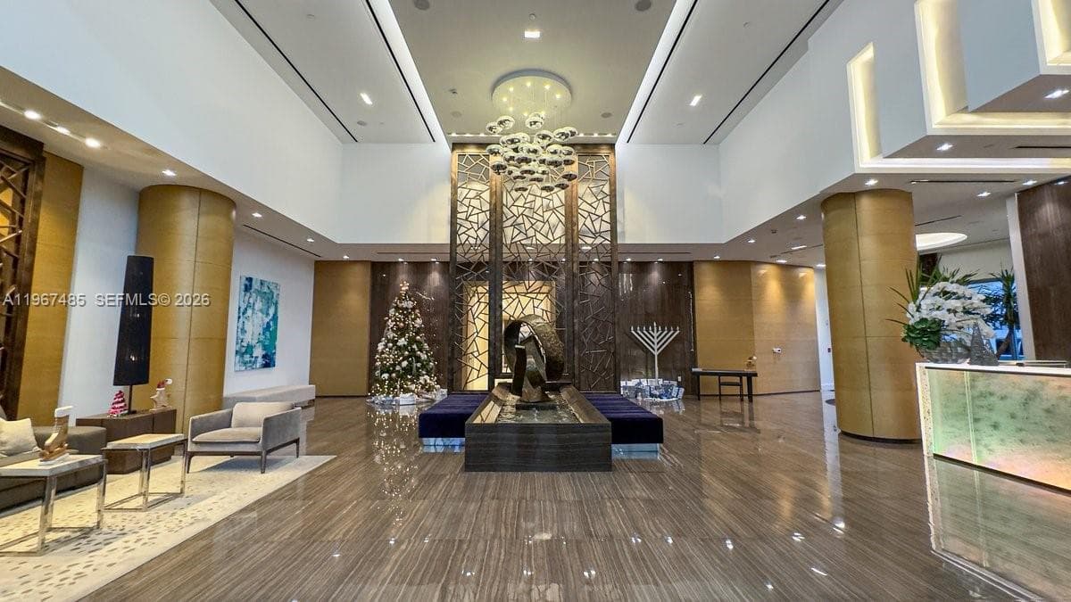 17301 Biscayne Blvd # 305, North Miami Beach FL 33160 — 37