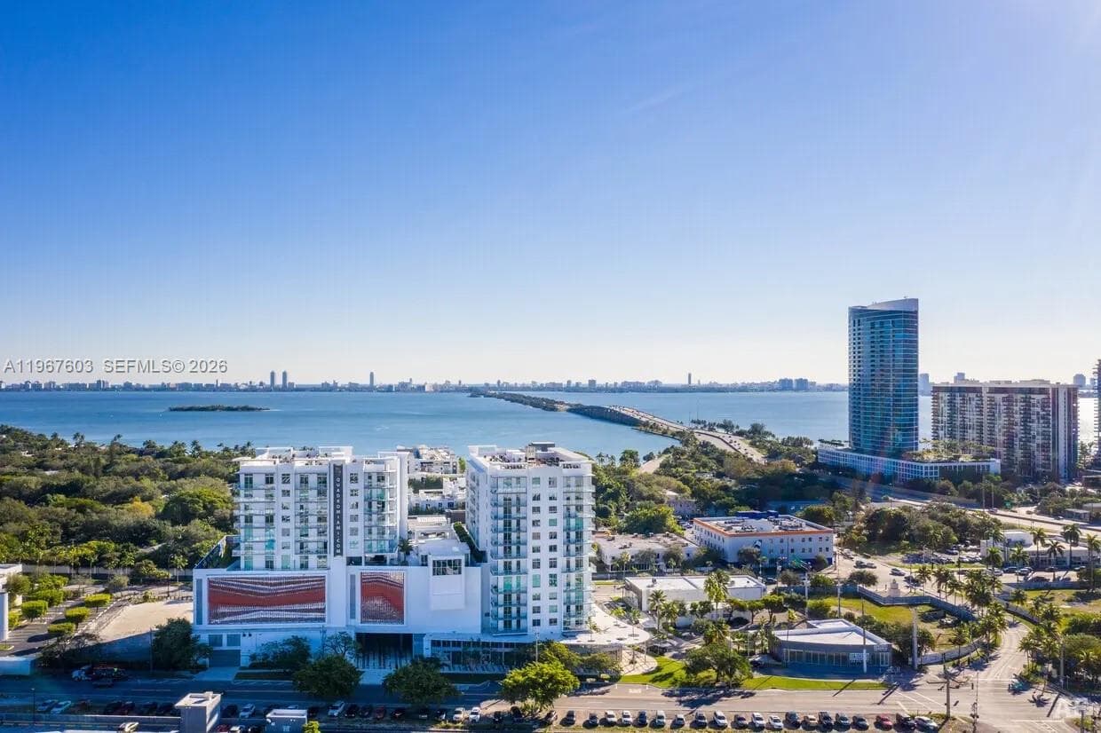 3900 Biscayne Blvd # 218, Miami FL 33137 — 32