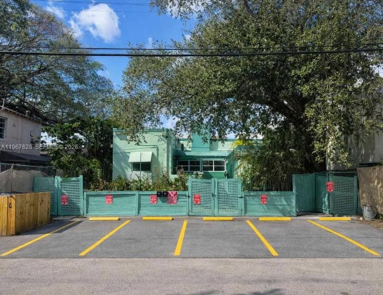 7613 Biscayne Blvd, Miami FL 33138 — 9