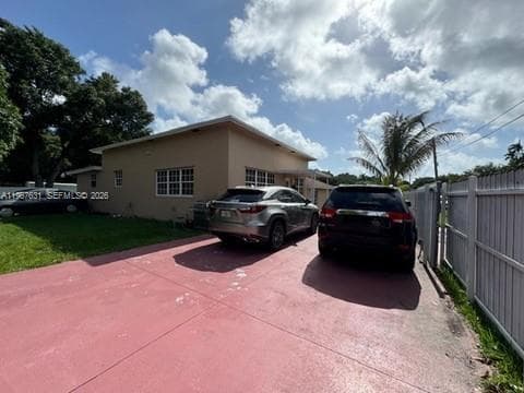 735 NE 152nd St, Miami FL 33162 — 2