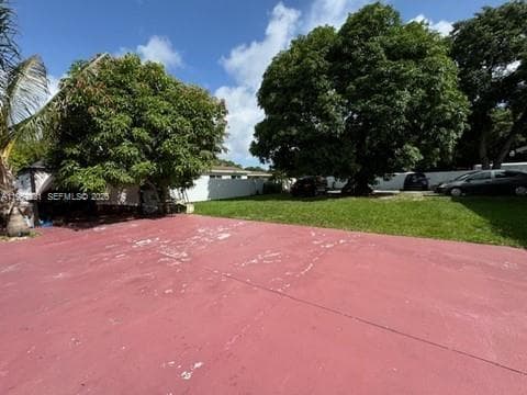 735 NE 152nd St, Miami FL 33162 — 3