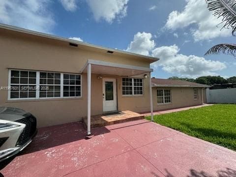 735 NE 152nd St, Miami FL 33162 — 1