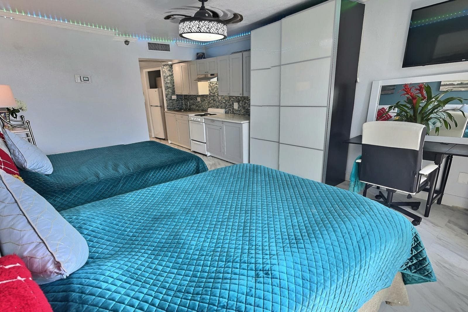 19201 Collins Avenue # 337, Sunny Isles Beach FL 33160 — 6