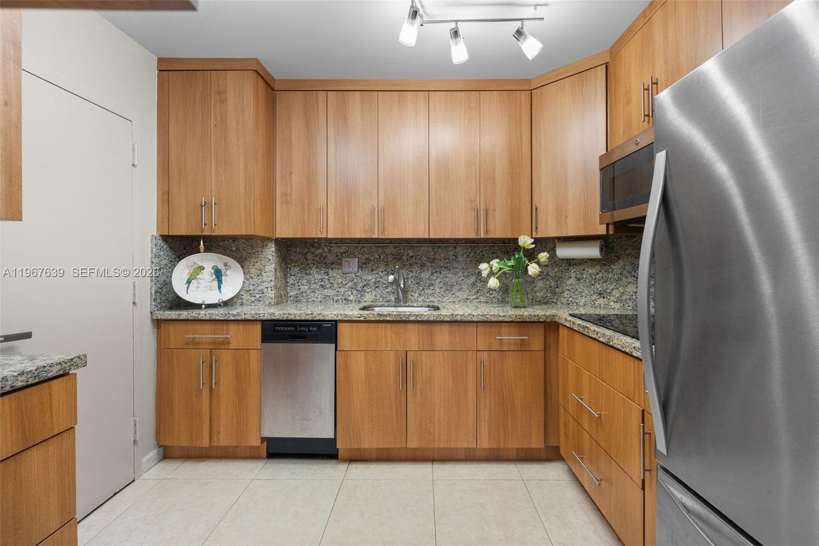 300 Bayview Dr # 1910, Sunny Isles Beach FL 33160 — 16