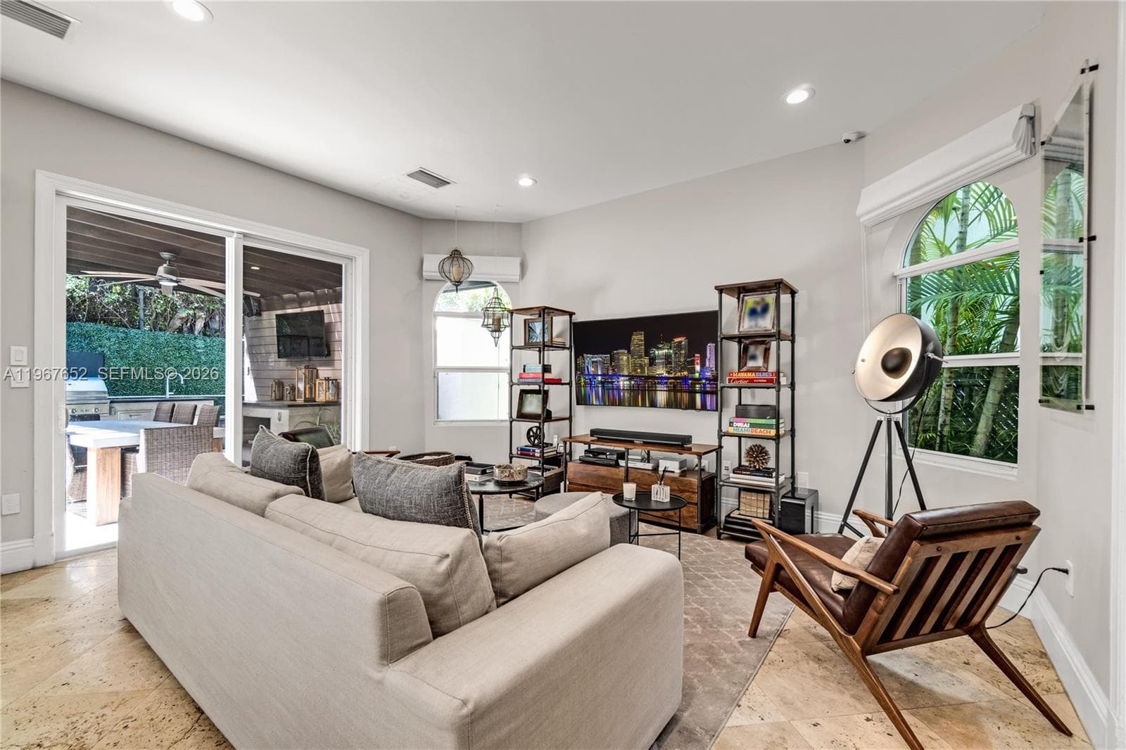 2752 Brickell Ct, Miami FL 33129 — 25