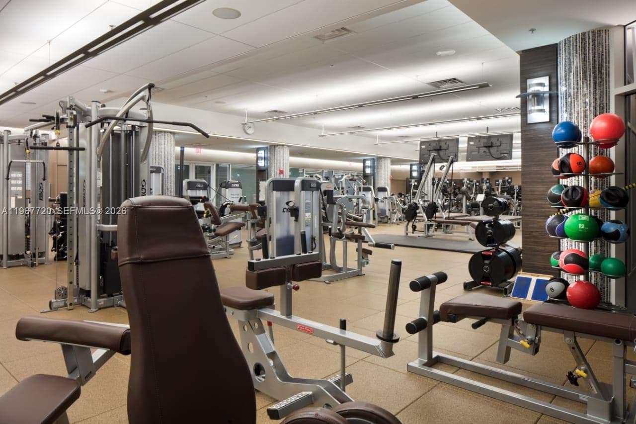 21055 Yacht Club Dr # 1009, Aventura FL 33180 — 24