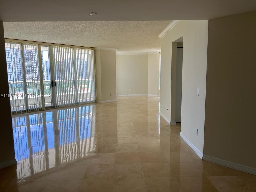 21055 Yacht Club Dr # 1009, Aventura FL 33180 — 4