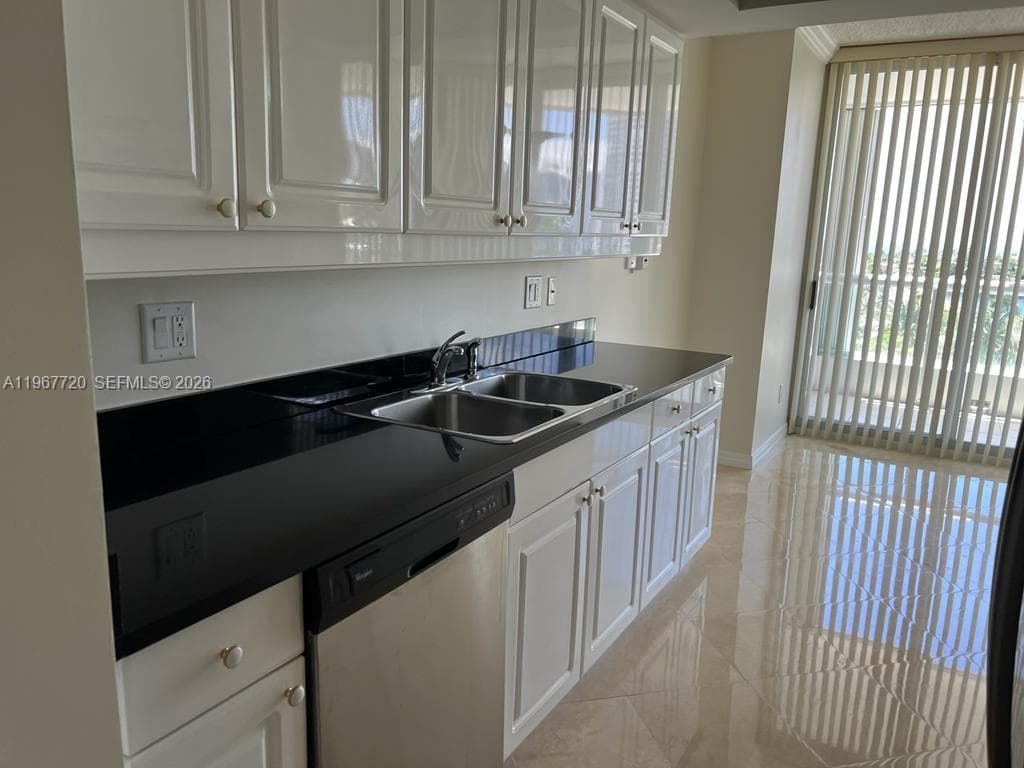 21055 Yacht Club Dr # 1009, Aventura FL 33180 — 8