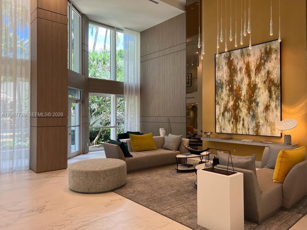 21055 Yacht Club Dr # 1009, Aventura FL 33180 — 21