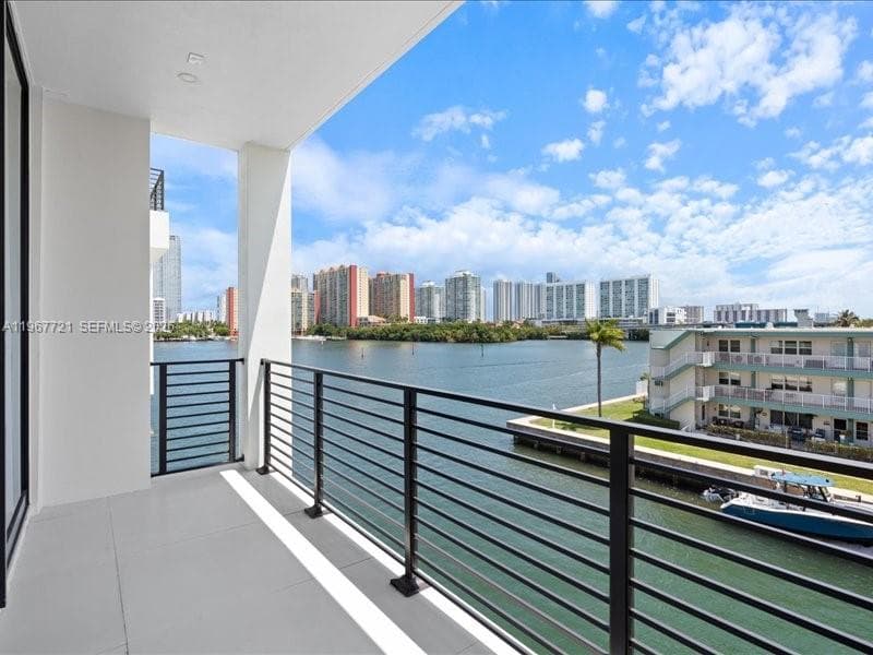 4008 NE 167th St # 6, North Miami Beach FL 33160 — 27