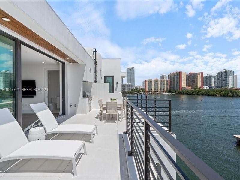 4008 NE 167th St # 6, North Miami Beach FL 33160 — 26