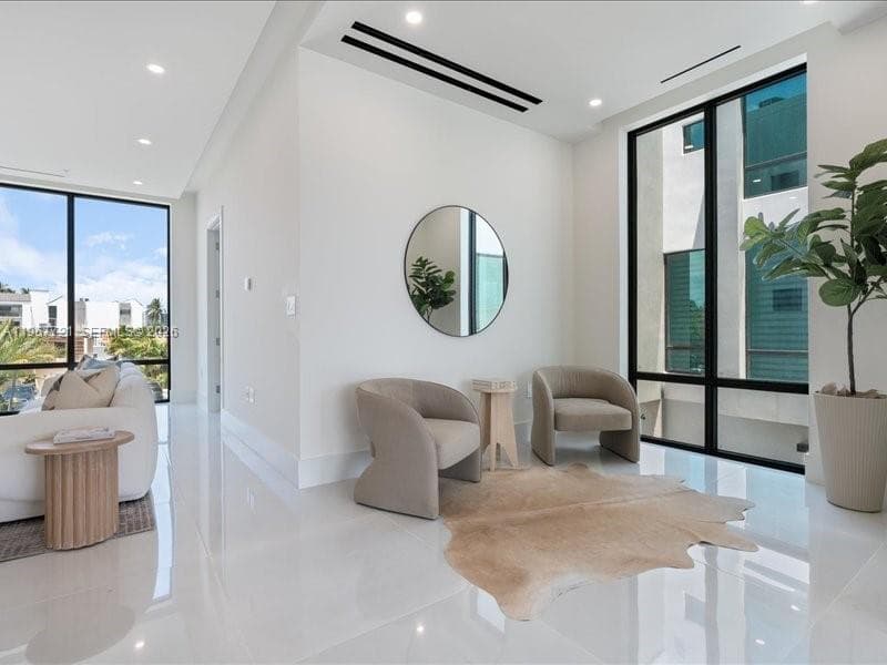 4008 NE 167th St # 6, North Miami Beach FL 33160 — 11