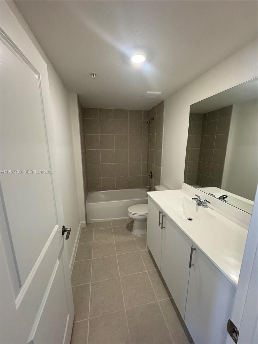 12420 SW 248 ST # 7, Miami FL 33032 — 7