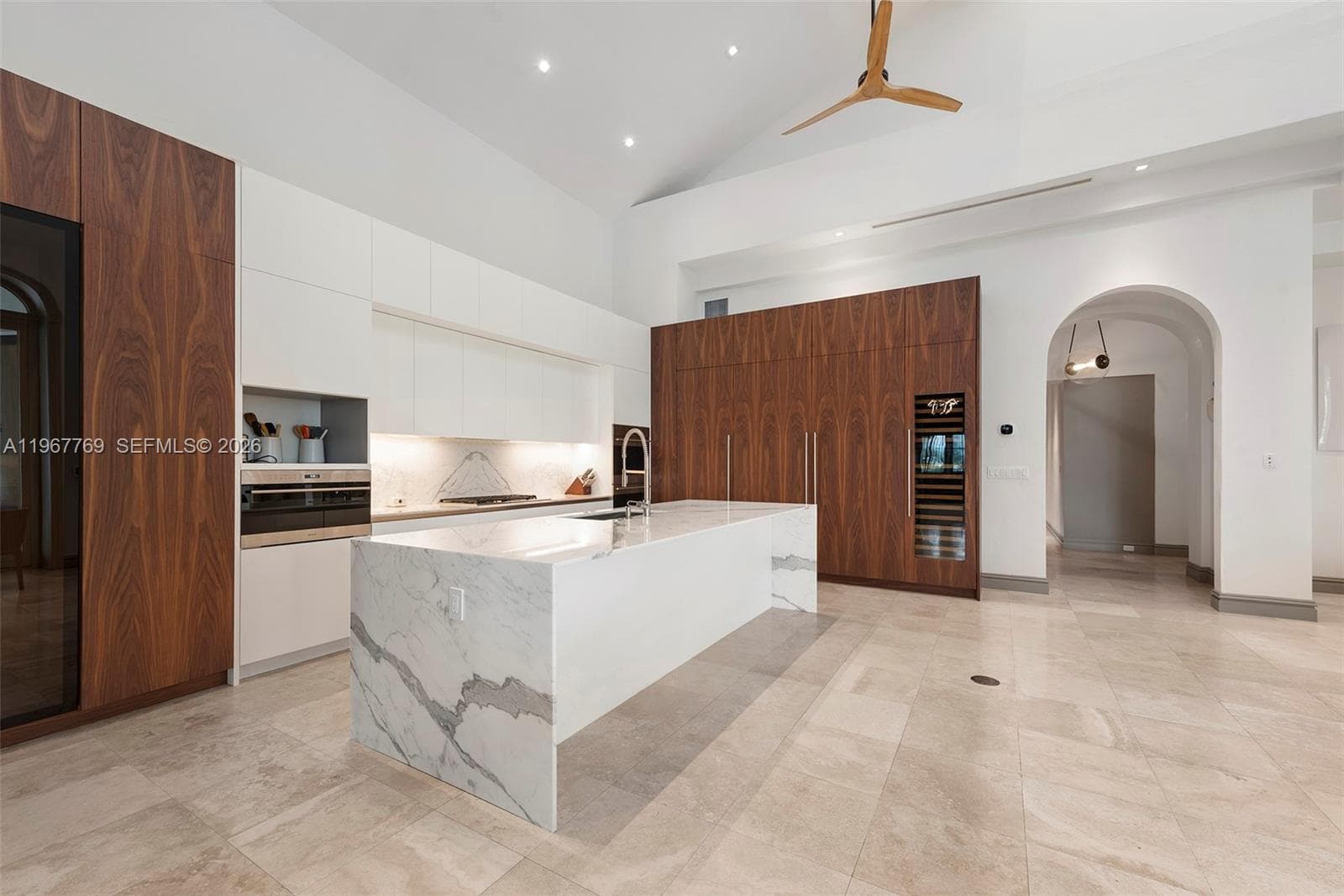 432 S Hibiscus Dr, Miami Beach FL 33139 — 13