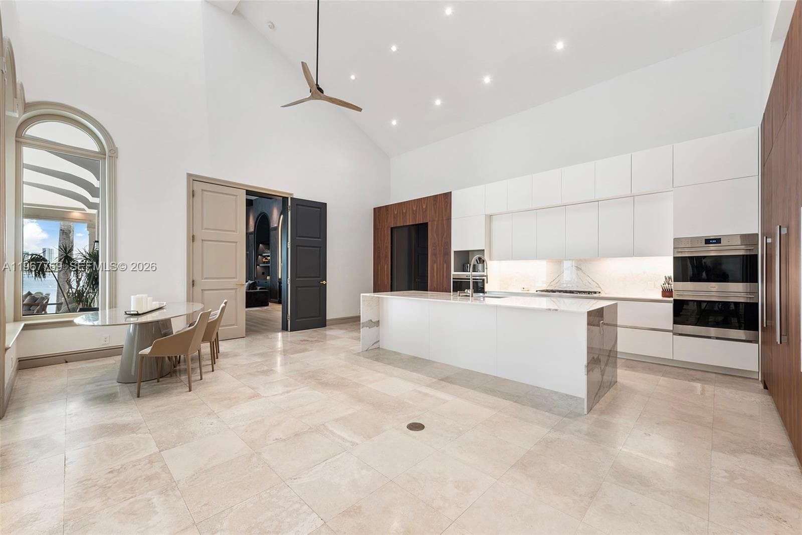 432 S Hibiscus Dr, Miami Beach FL 33139 — 12