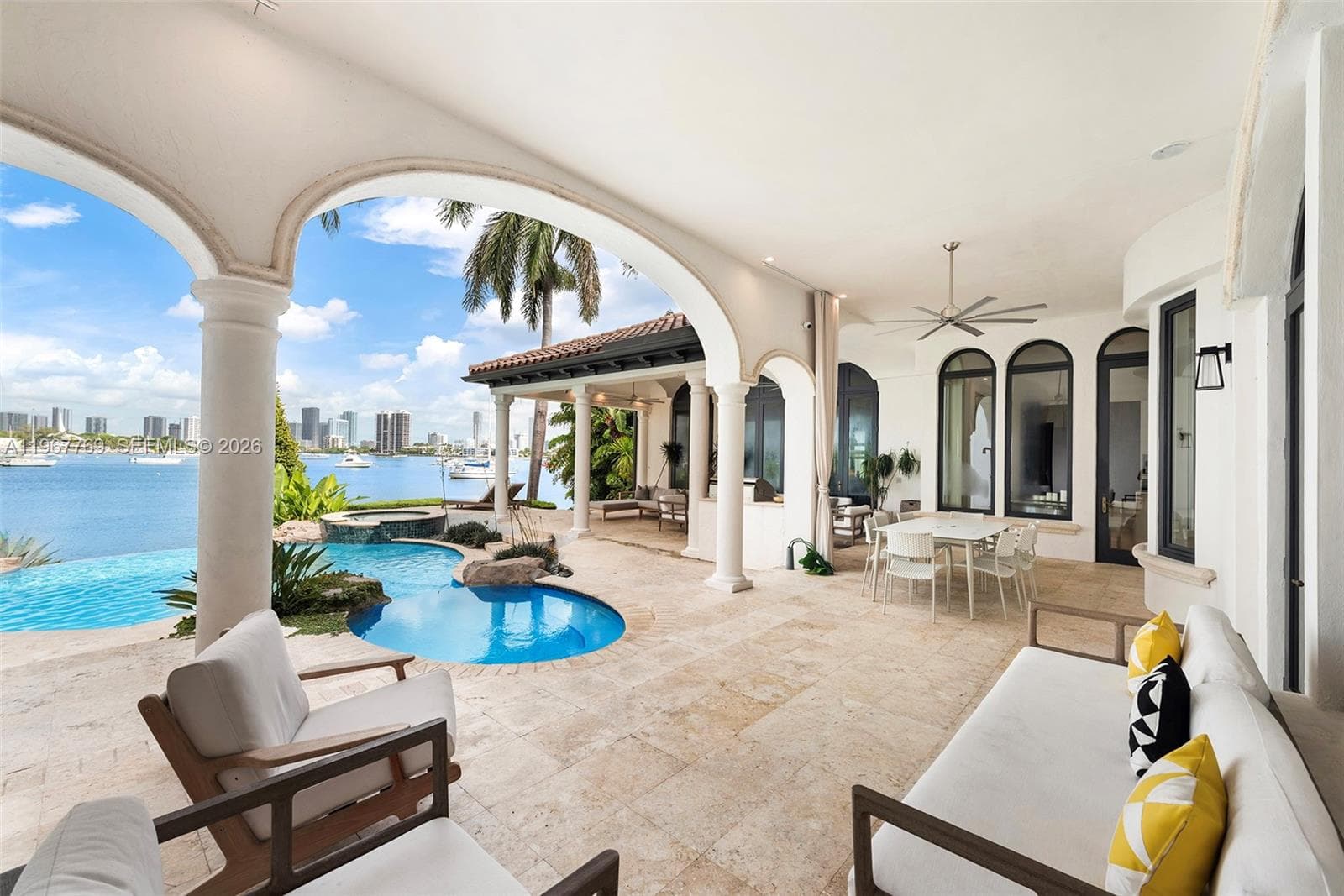 432 S Hibiscus Dr, Miami Beach FL 33139 — 45