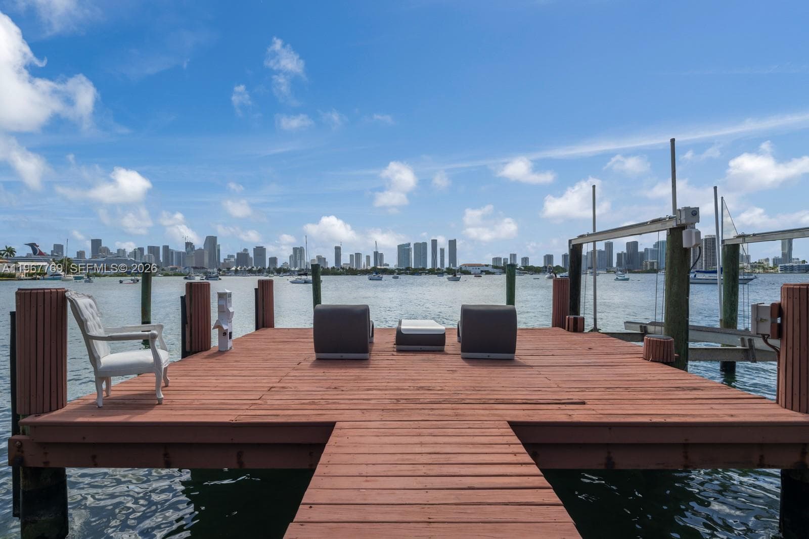432 S Hibiscus Dr, Miami Beach FL 33139 — 50