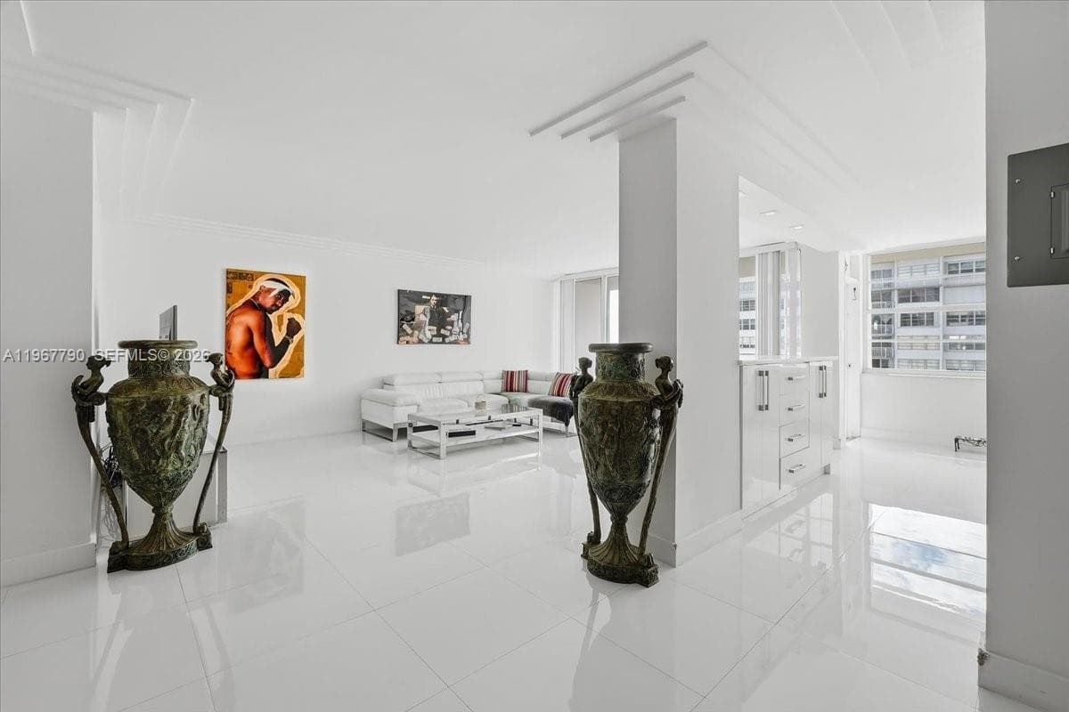 18051 Biscayne Blvd # 1701, Aventura FL 33160 — 2