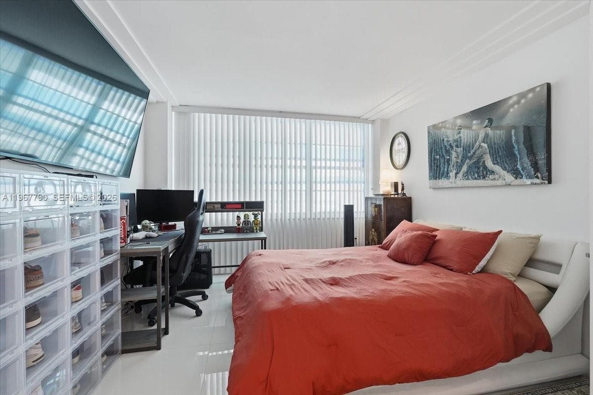 18051 Biscayne Blvd # 1701, Aventura FL 33160 — 13